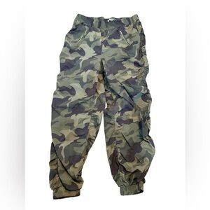 Women’s Rue + pull on nylon camo pants  NWOT Size 2X